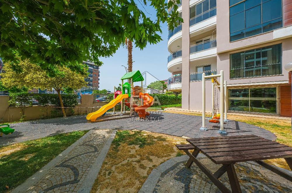Aliağa Siteler Mahallesi Satılık 6+1 Bahçe Dubleks Daire