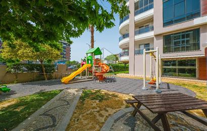 Aliağa Siteler Mahallesi Satılık 6+1 Bahçe Dubleks Daire