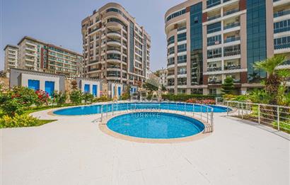 Aliağa Siteler Mahallesi Satılık 6+1 Bahçe Dubleks Daire