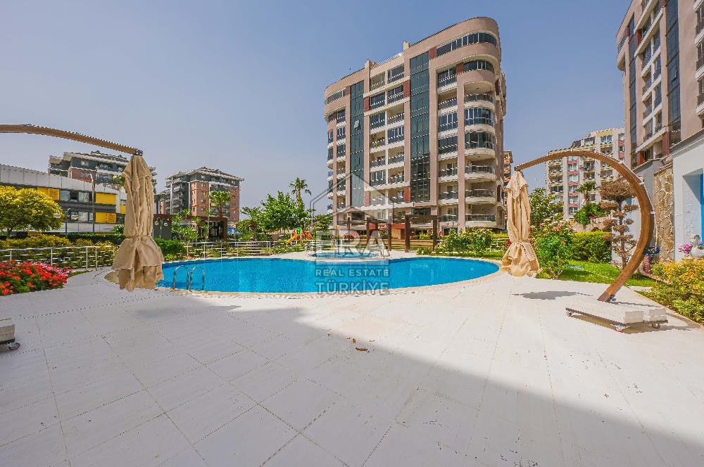 Aliağa Siteler Mahallesi Satılık 6+1 Bahçe Dubleks Daire