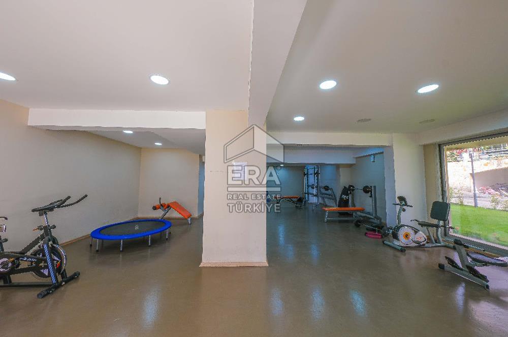 Aliağa Siteler Mahallesi Satılık 6+1 Bahçe Dubleks Daire