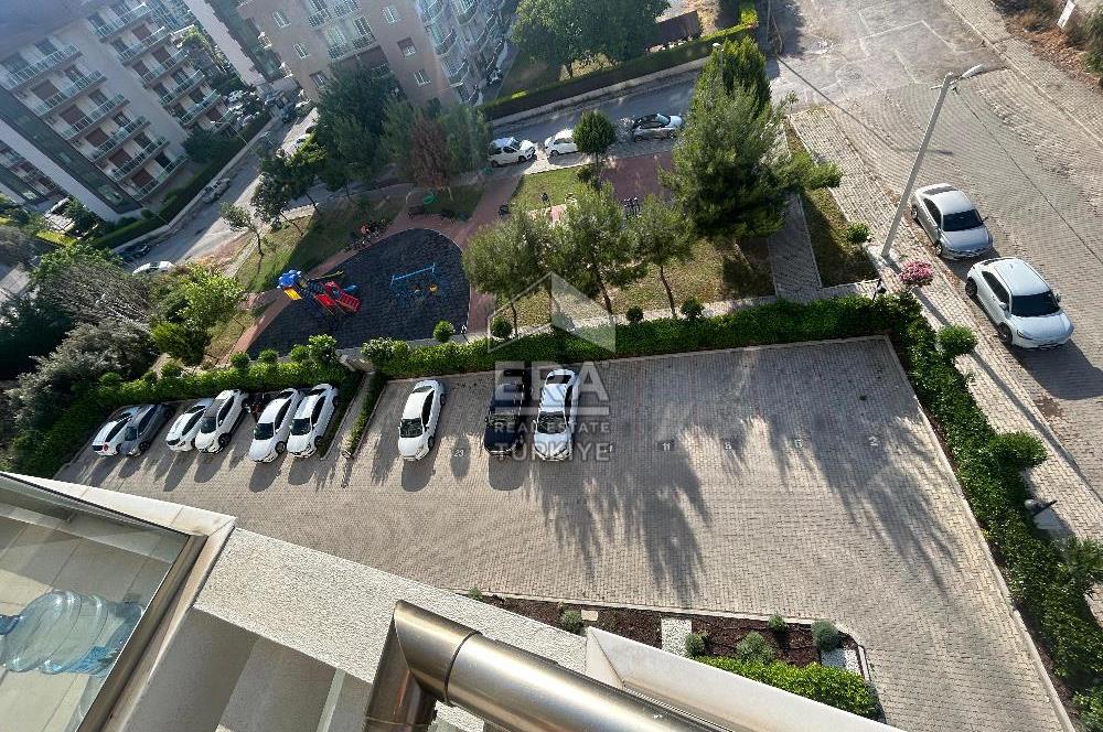 Bornova Narova 5  Sitesinde 2+1 Satılık Daire