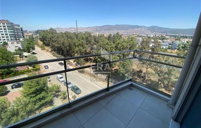 Bornova Narova 5  Sitesinde 2+1 Satılık Daire