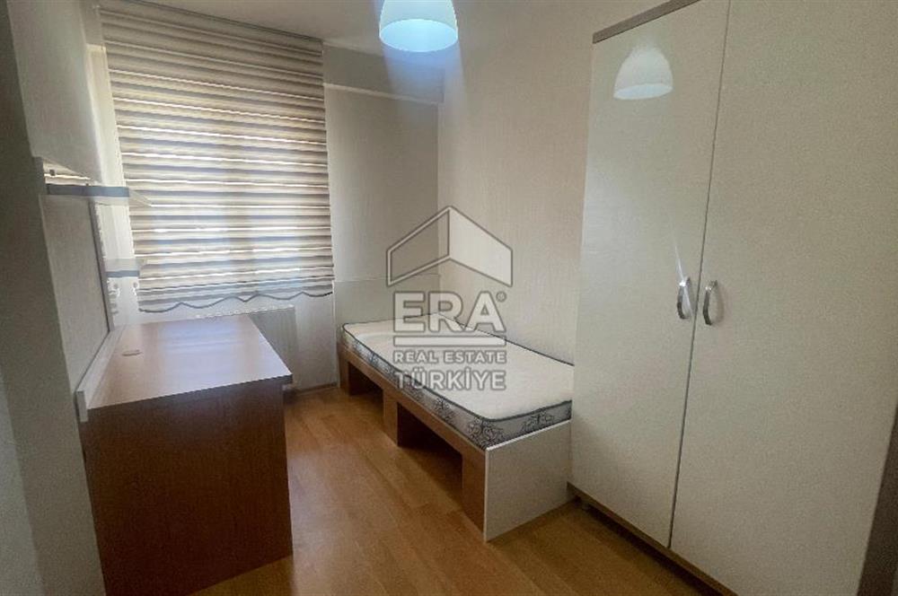 ERA KARAT SERDİVAN ÇAMLICA SİTESİNDE 2+1 SATILIK EŞYALI DAİRE