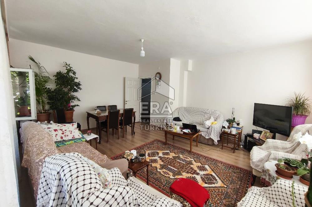 ÜSKÜDAR ZEYNEP KAMİL'DE CADDE ÜZERİ SATILIK 3+1 DAİRE