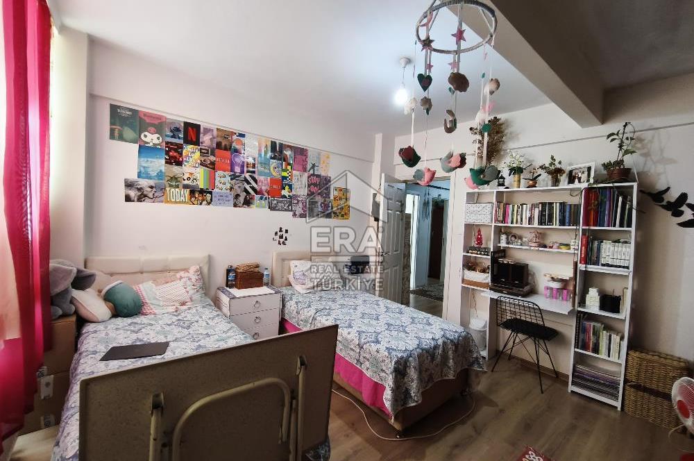 ÜSKÜDAR ZEYNEP KAMİL'DE CADDE ÜZERİ SATILIK 3+1 DAİRE