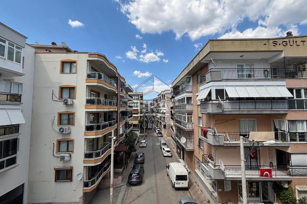 Karşıyaka Yalı Mahallesi 5+1 Kiralık Dubleks Daire