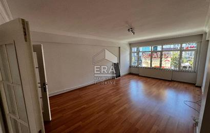 ÜSKÜDAR ALTUNİZADE'DE CADDE ÜZERİ 3+1 KİRALIK 