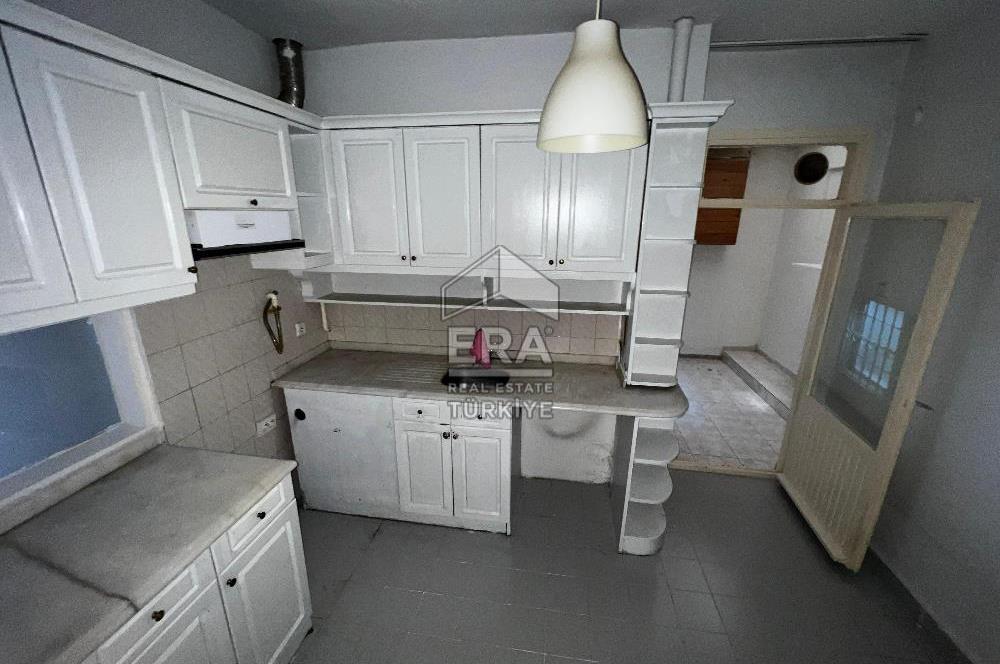 ÜSKÜDAR ALTUNİZADE'DE CADDE ÜZERİ 3+1 KİRALIK 