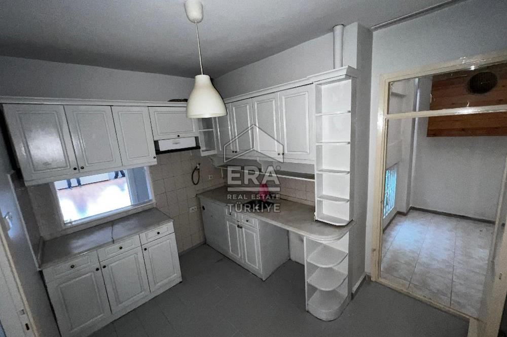 ÜSKÜDAR ALTUNİZADE'DE CADDE ÜZERİ 3+1 KİRALIK 