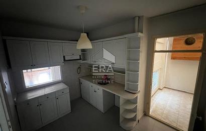 ÜSKÜDAR ALTUNİZADE'DE CADDE ÜZERİ 3+1 KİRALIK 