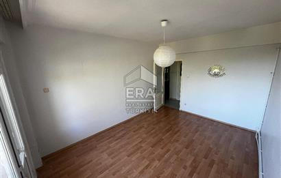 ÜSKÜDAR ALTUNİZADE'DE CADDE ÜZERİ 3+1 KİRALIK 