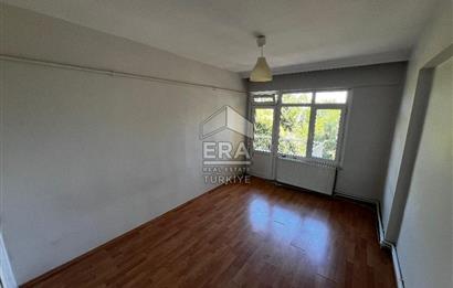 ÜSKÜDAR ALTUNİZADE'DE CADDE ÜZERİ 3+1 KİRALIK 