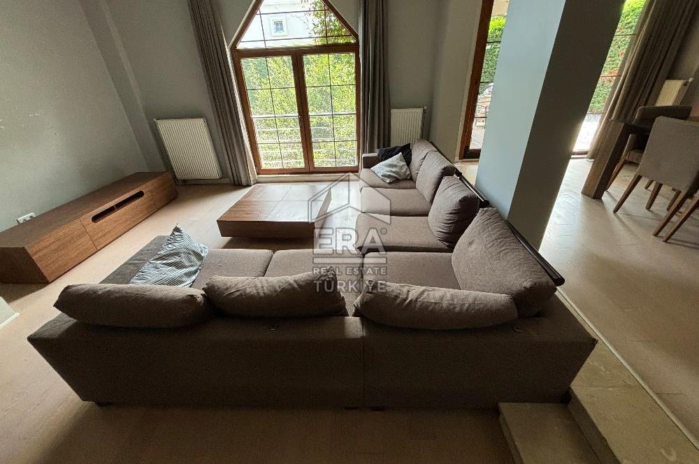 Uskumruköyde Açık Havuzlu, Spor Salonlu İkiz Villa