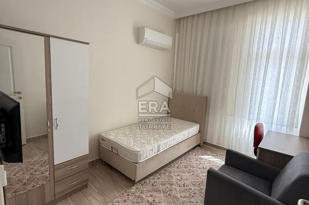 ÜNİVERSİTEYE&OTEL SERVİSLERİNE YÜRÜME MESAFESİ EŞYALI KIZ APARTI