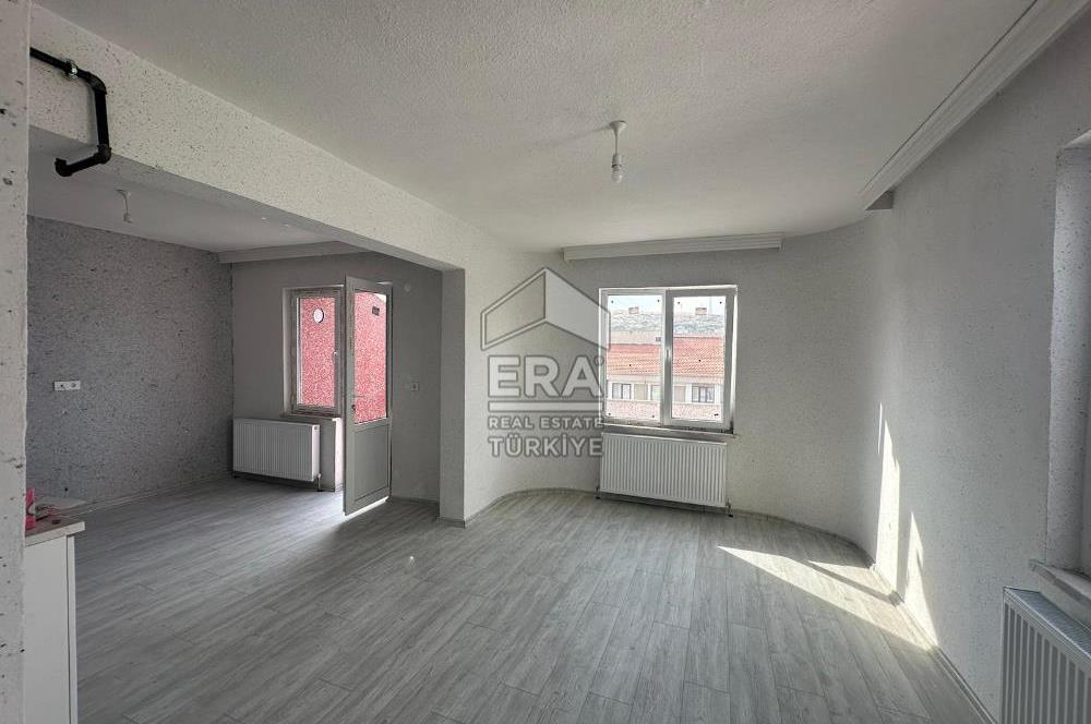 ERA PORT GÜVENCESİYLE KUVA-İ MILLIYE MAHALLESİNDE 4 KATLI BİNA