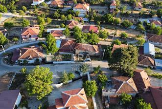 ERA FLY'DAN AKÇAPINAR'DA SATILIK HARİKA KONUMDA ARSA VE EV