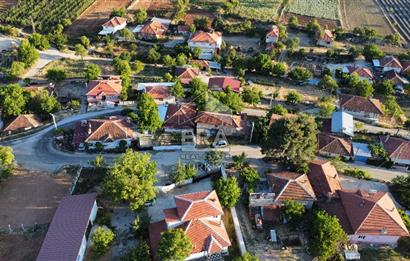 ERA FLY'DAN AKÇAPINAR'DA SATILIK HARİKA KONUMDA ARSA VE EV