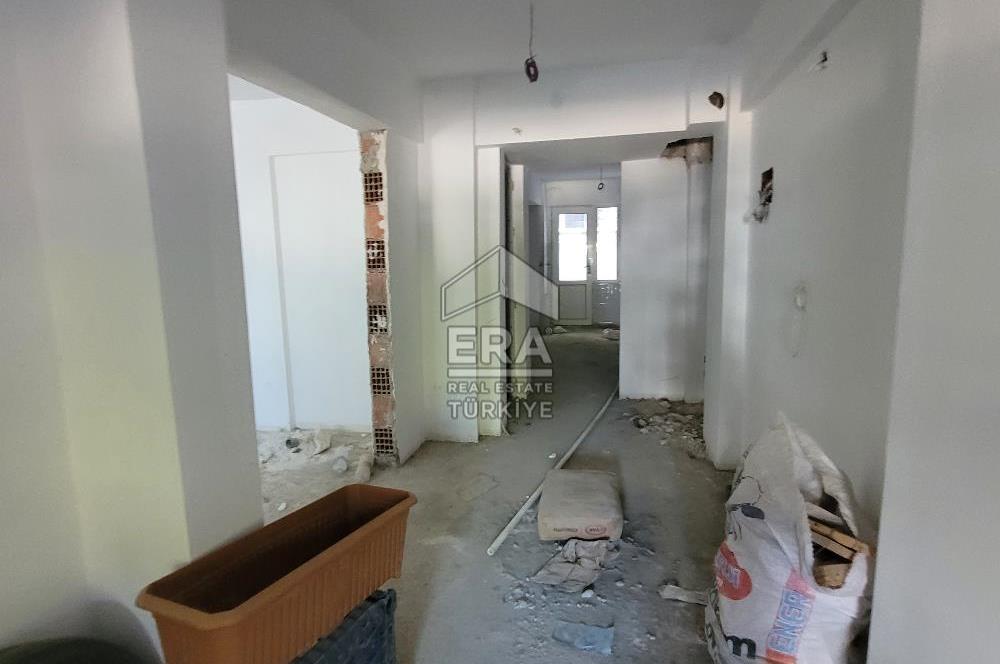 Bahçelievler'de 270 m2 Natamam 3 Katlı Bina