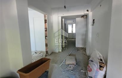 Bahçelievler'de 270 m2 Natamam 3 Katlı Bina