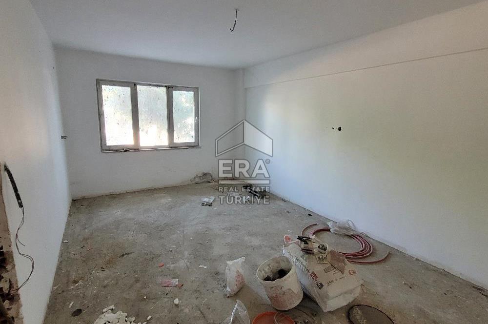 Bahçelievler'de 270 m2 Natamam 3 Katlı Bina