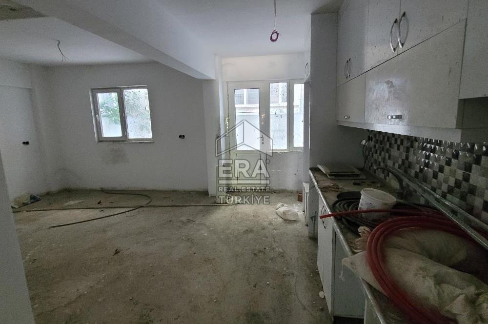 Bahçelievler'de 270 m2 Natamam 3 Katlı Bina
