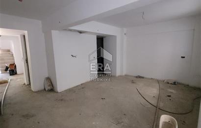 Bahçelievler'de 270 m2 Natamam 3 Katlı Bina