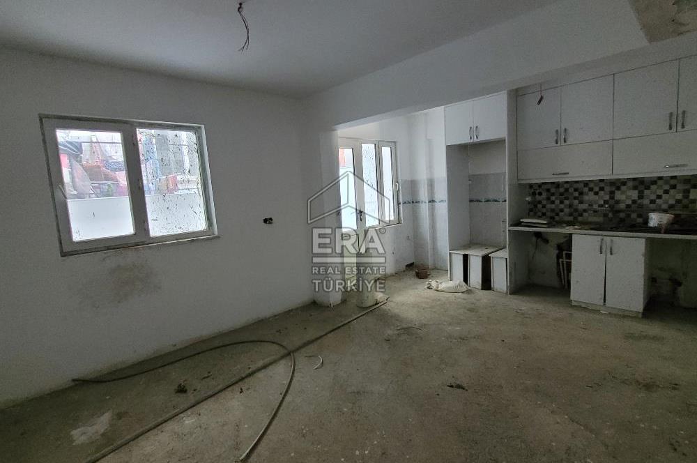 Bahçelievler'de 270 m2 Natamam 3 Katlı Bina