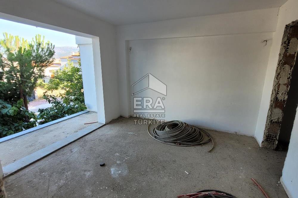 Bahçelievler'de 270 m2 Natamam 3 Katlı Bina