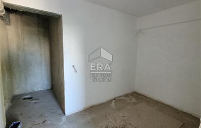 Bahçelievler'de 270 m2 Natamam 3 Katlı Bina