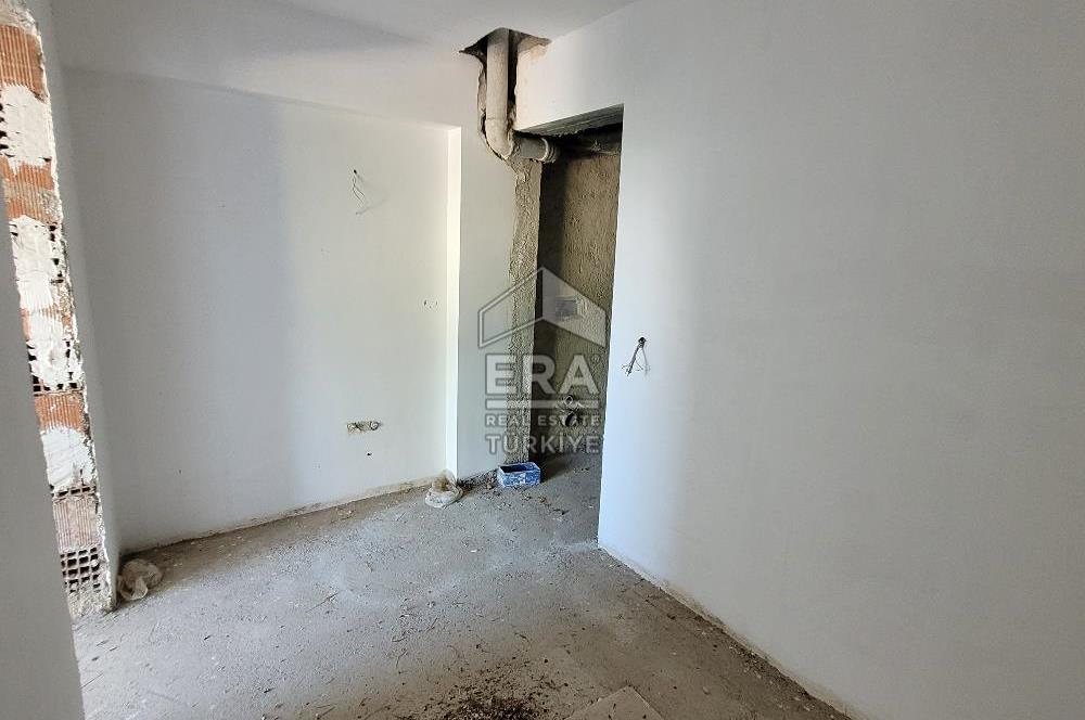 Bahçelievler'de 270 m2 Natamam 3 Katlı Bina