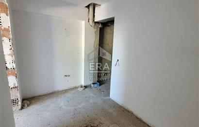 Bahçelievler'de 270 m2 Natamam 3 Katlı Bina