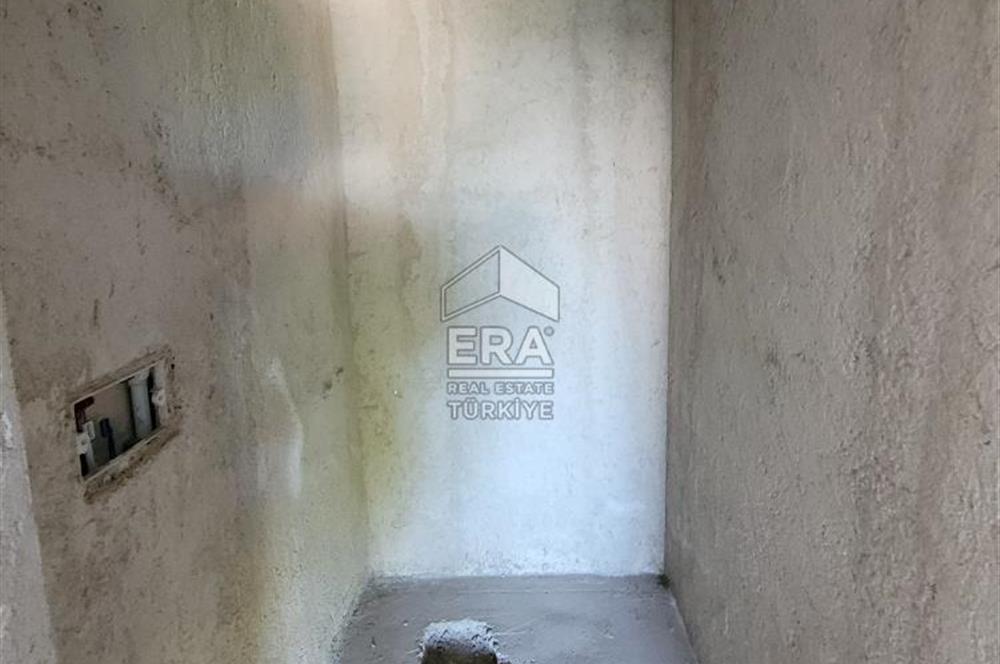 Bahçelievler'de 270 m2 Natamam 3 Katlı Bina