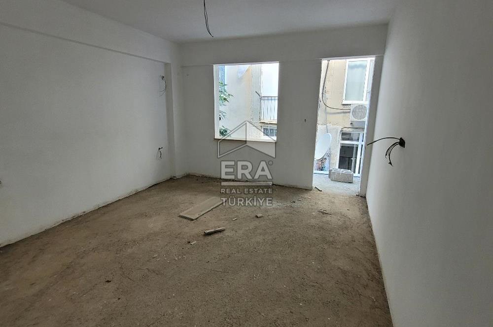 Bahçelievler'de 270 m2 Natamam 3 Katlı Bina