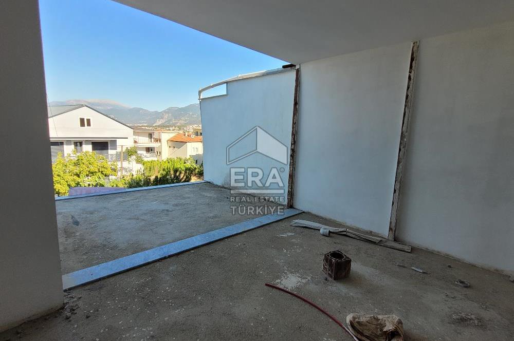 Bahçelievler'de 270 m2 Natamam 3 Katlı Bina