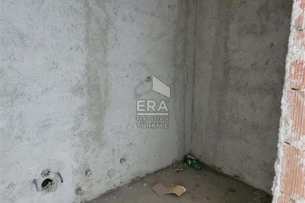 Bahçelievler'de 270 m2 Natamam 3 Katlı Bina