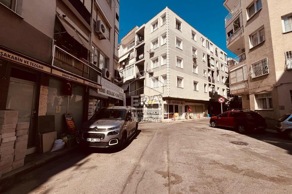 Konak Güzelyalı Mahallesi'nde Satılık Köşe Dükkan