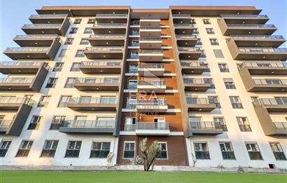Katip Çelebi Üniversitesi Yakını Site İçinde Satılık 2+1 Daire