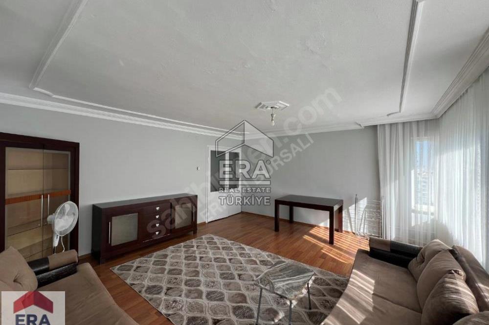 İstiklal Caddesi Üzerinde 120 m2 Asansörlü Satılık Daire