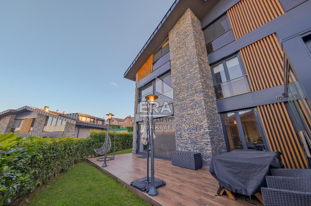 Sarıyer Uskumruköy'de 5+1, 300m2 Lüks İkiz Villa