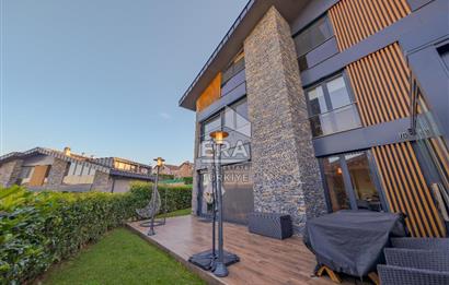 Sarıyer Uskumruköy'de 5+1, 300m2 Lüks İkiz Villa