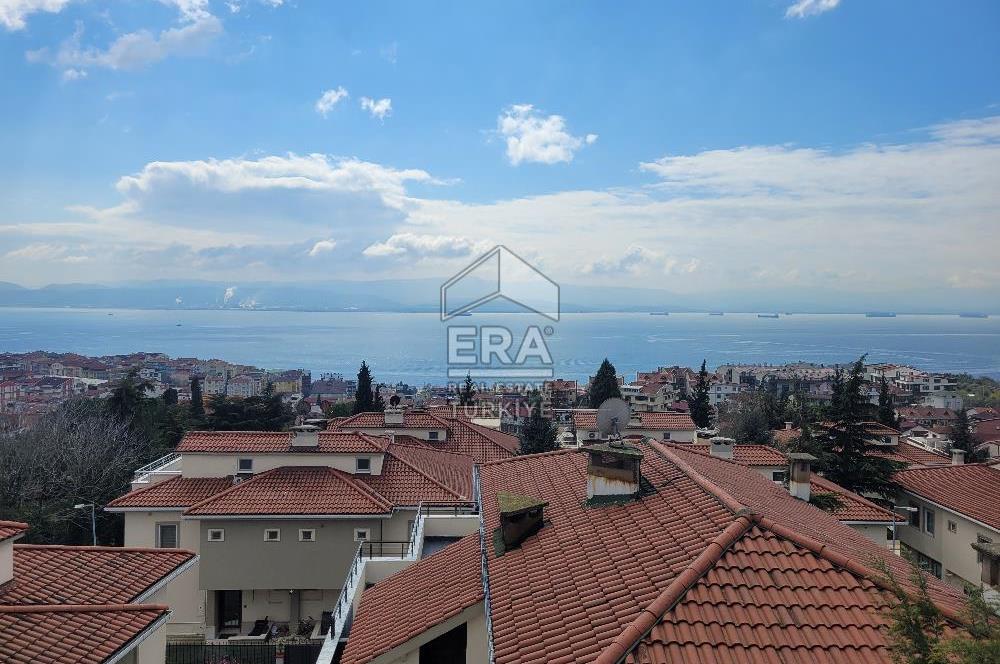 GEBZE DARICA'DA SİTE İÇERİSİNDE DENİZ MANZARALI SATILIK VİLLA