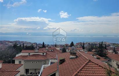 GEBZE DARICA'DA SİTE İÇERİSİNDE DENİZ MANZARALI SATILIK VİLLA