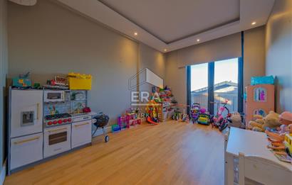 Sarıyer Uskumruköy'de 5+1, 300m2 Lüks İkiz Villa