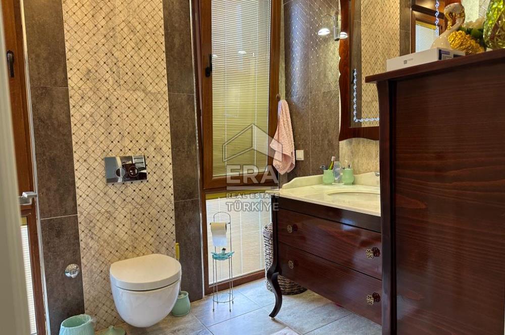 YAŞAM KONAKLARI, 7+3, ASANSÖRLÜ, 5 BANYOLU, TERASLI MÜSTAKİL