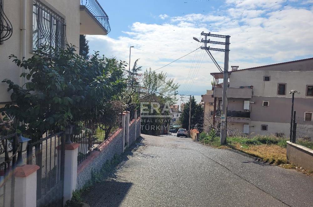 GEBZE DARICA'DA SİTE İÇERİSİNDE DENİZ MANZARALI SATILIK VİLLA