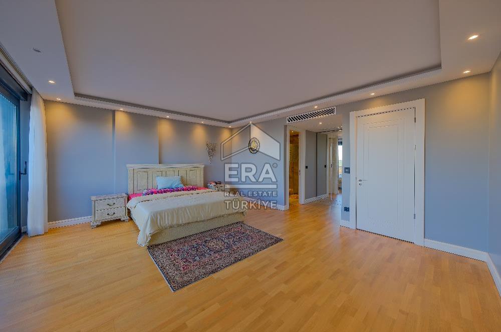 Sarıyer Uskumruköy'de 5+1, 300m2 Lüks İkiz Villa