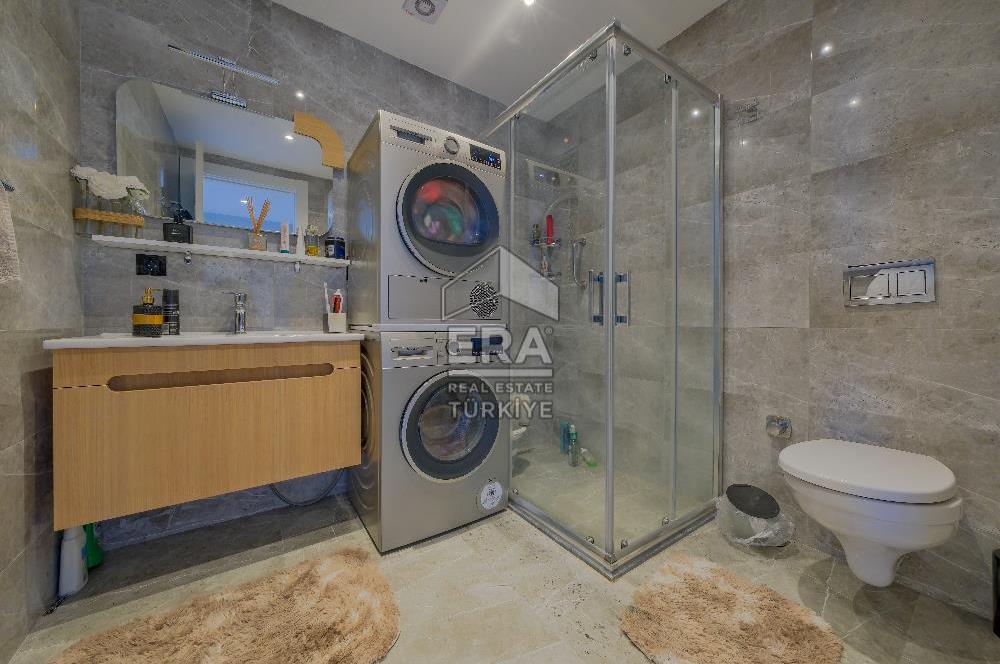 Sarıyer Uskumruköy'de 5+1, 300m2 Lüks İkiz Villa