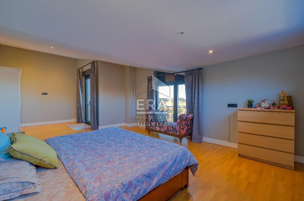 Sarıyer Uskumruköy'de 5+1, 300m2 Lüks İkiz Villa