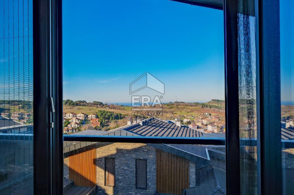 Sarıyer Uskumruköy'de 5+1, 300m2 Lüks İkiz Villa